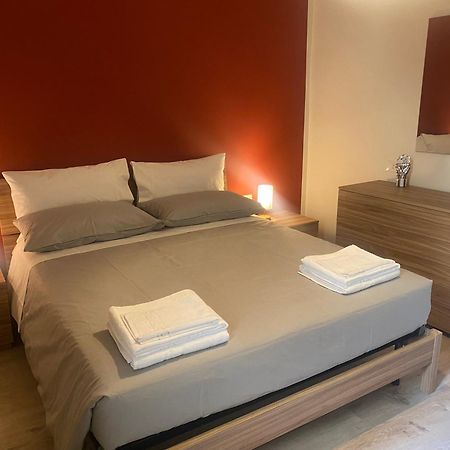 Appartamento Anna - Comfort E Stile In Centro Storico Imola Exterior photo