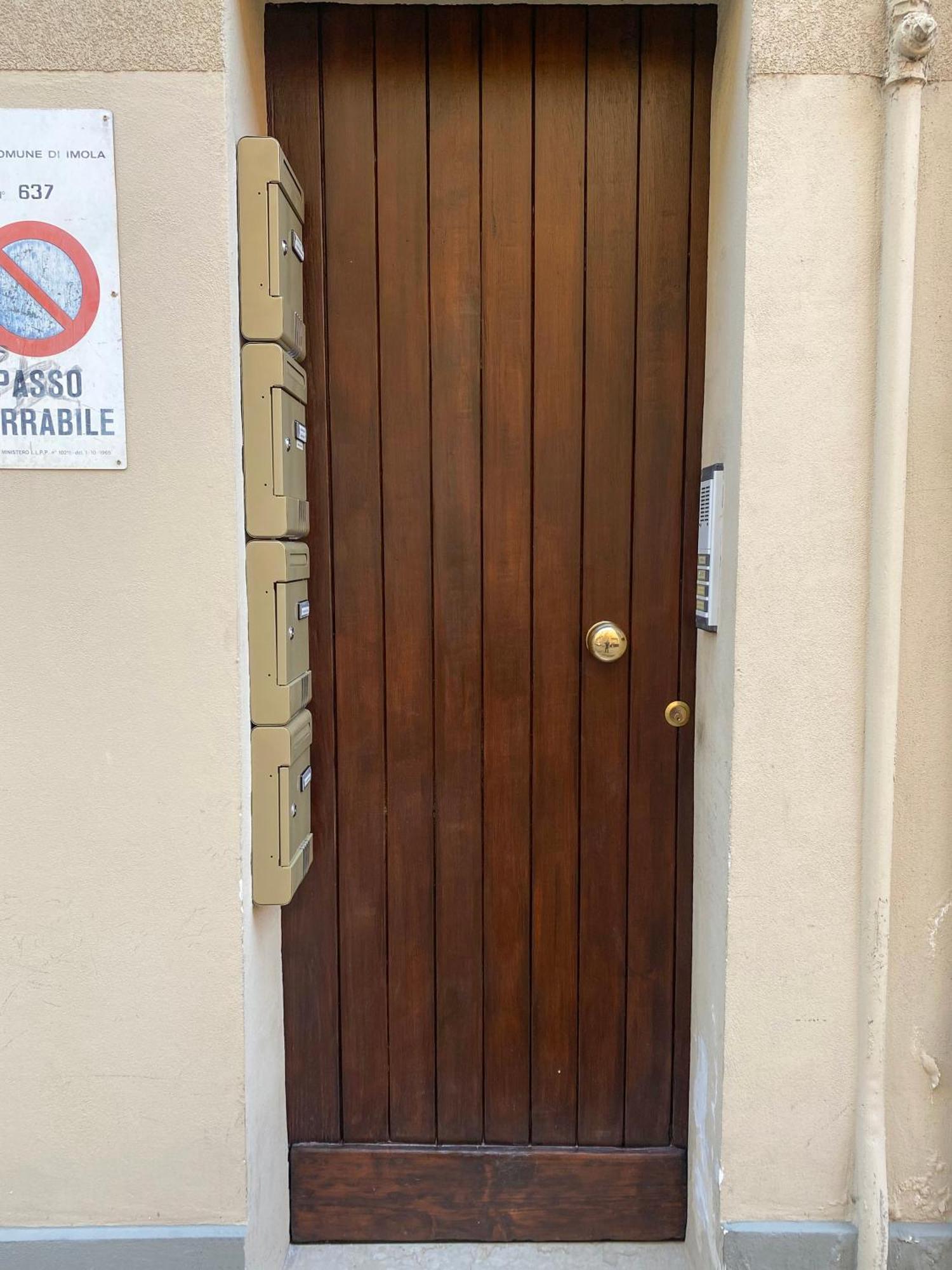Appartamento Anna - Comfort E Stile In Centro Storico Imola Exterior photo